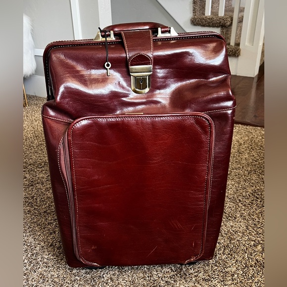 Gorgeous Toscane by Sayan Italian leather travel trolley with locking key.